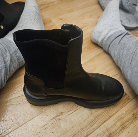 Stuart Weitzman Ultra Lug City Leather Bootie Black Size 4B. EU 34.5. - Picture 2 of 8